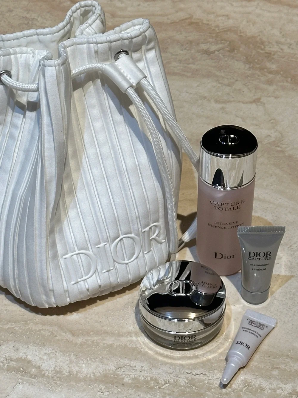 NWOB Dior Capture Totale 5-piece set with Dior white bucket bag